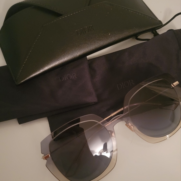 Christian Dior sunglasses for women - Picture 1 of 2